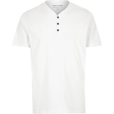 White Y-neck t-shirt